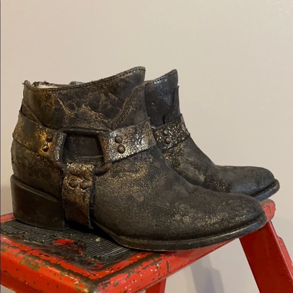 Freebird Ankle Boot Gold & Black